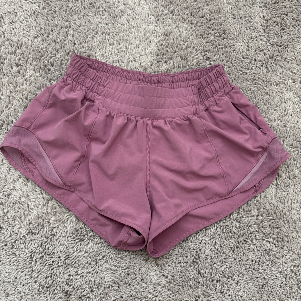 Lululemon Hotty Hot Low Rised Lined Shorts. Size  4